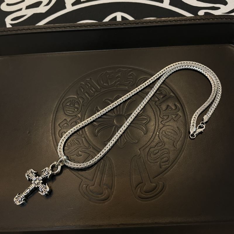 Ch*0me He**ts necklaces